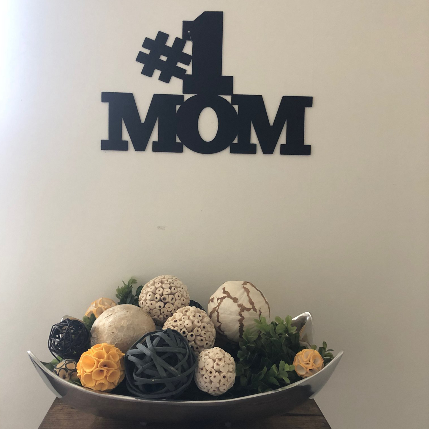 # 1 Mom Metal Wall Art