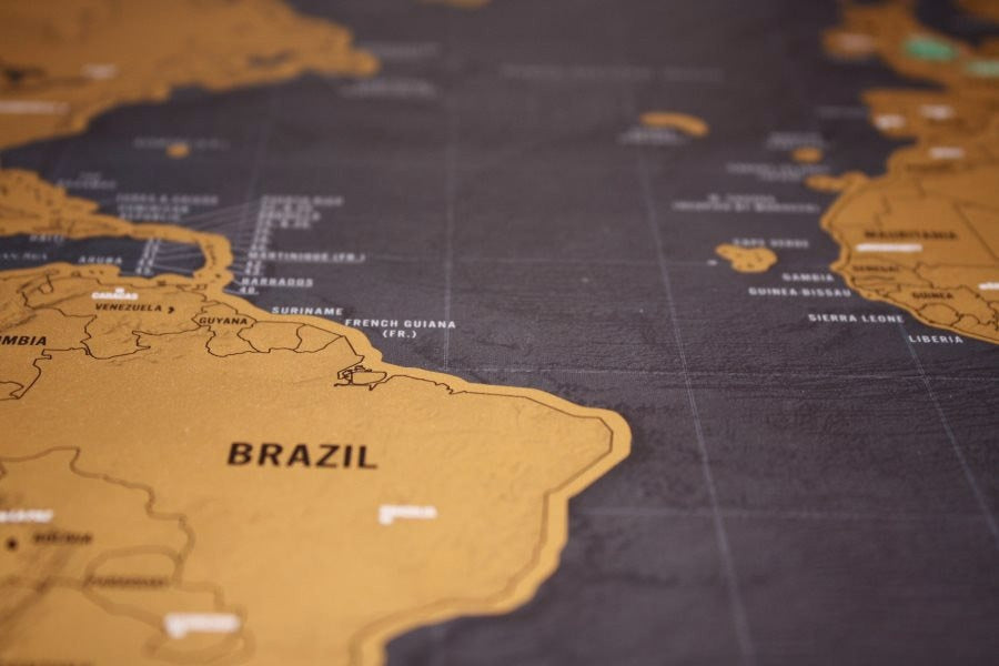 Free shipping Deluxe Black Scratch Off Map World