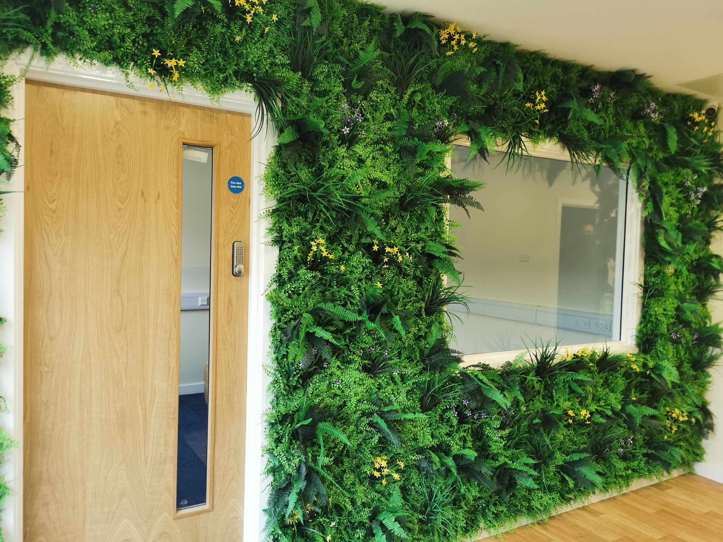Flame Resistant Artificial Green Wall Hedge Panel 100 x 100cm