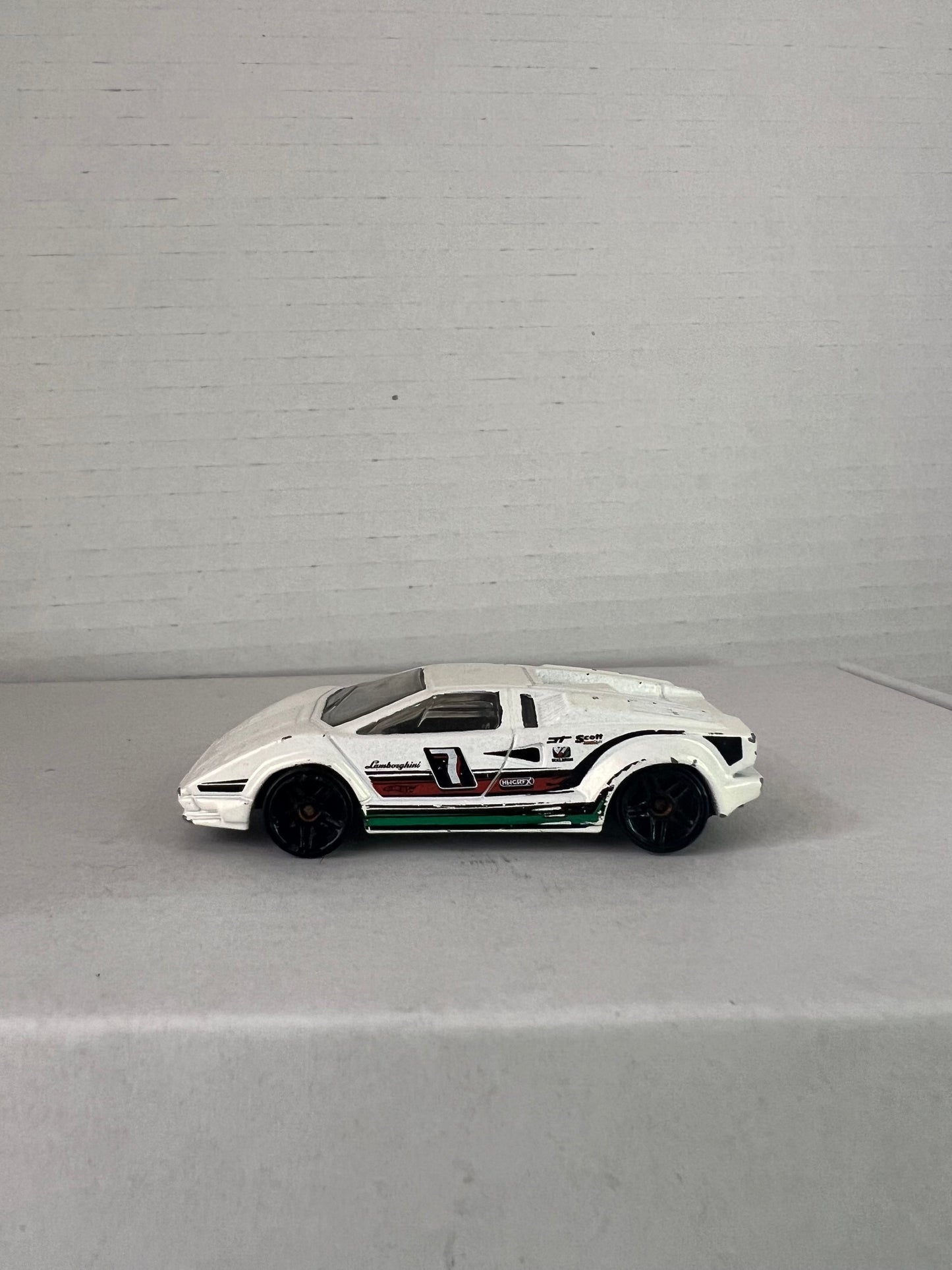 Hot Wheels 25th Anniversary Lamborghini Countach - World Racers (2009)