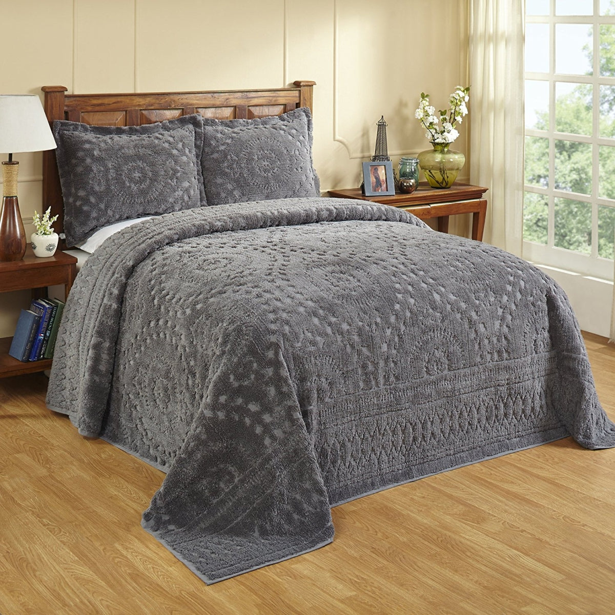 Better Trends BSRQUGRY 102 x 110 in. Rio Chenille Bedspread, Grey