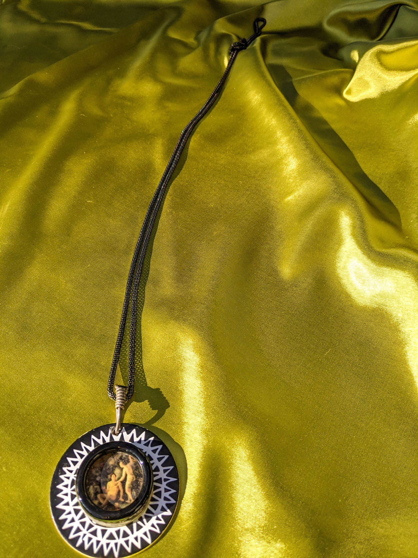 Old Vatikan picture necklace with black chain