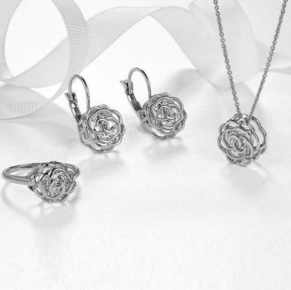 Rose Is A Rose Set Of Ring,Earrings and Pendant With Chain In 18kt