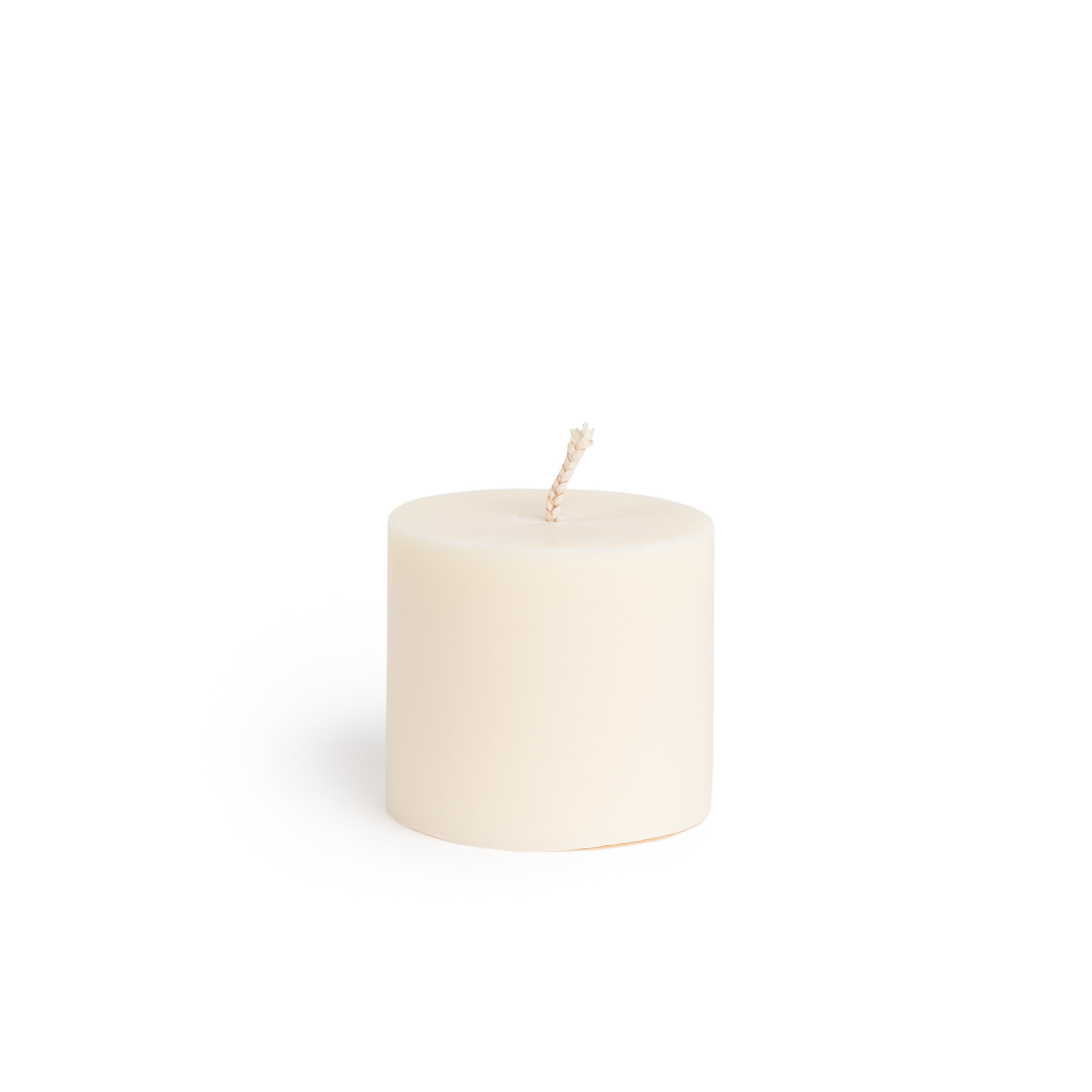 Cylinder shape rapeseed wax pillar candle Secondary image