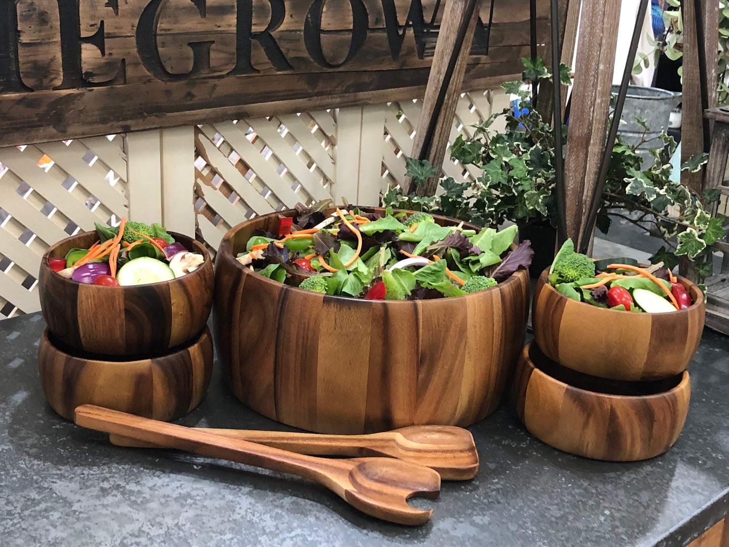 7 Piece - Large Salad Bowl with Servers and 4 Individuals