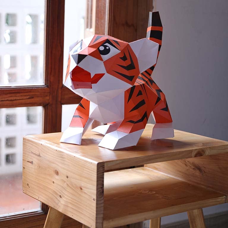 Baby Tiger 3D Paper Model, Lamp